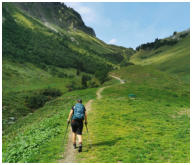 Der Wanderweg zum Grenzstein  ist stets ansteigend